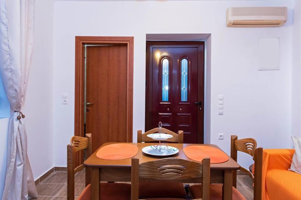 Paraspori Traditional Home With View Bagian luar foto