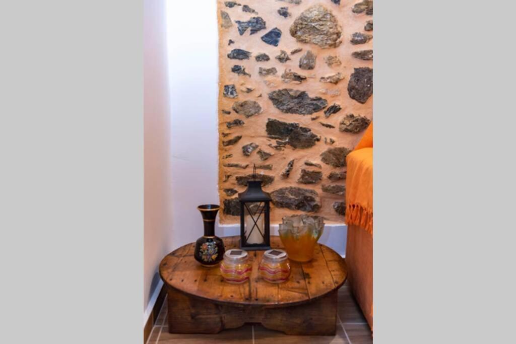 Paraspori Traditional Home With View Bagian luar foto